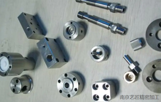 <strong>鋁合金精密模鍛加工順序:坯料準(zhǔn)備、坯料加熱、精鍛工藝及壓下量、工藝間整理、潤(rùn)滑</strong>