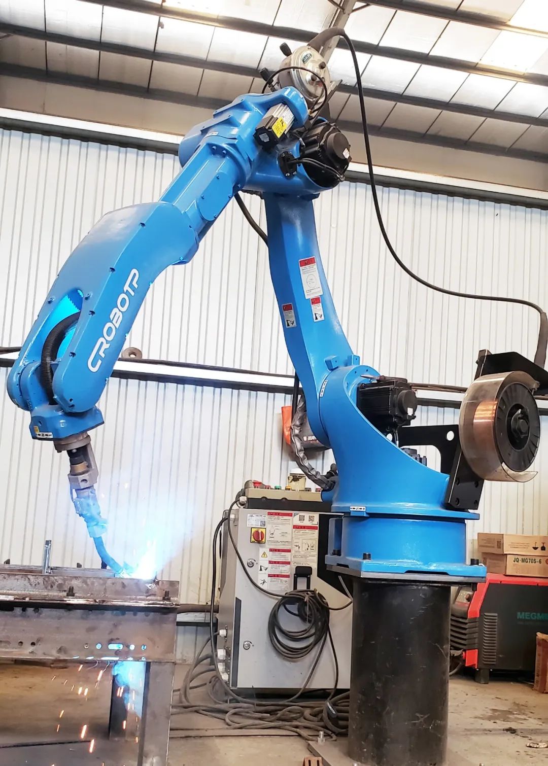 高效焊接機器人，開創(chuàng)精密加工新時代！ 